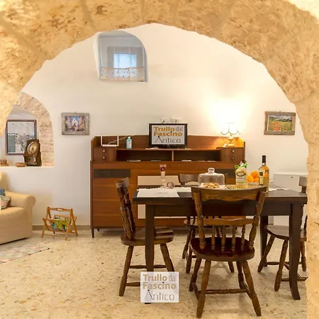 公寓 Trullo Dal Fascino Antico 洛科罗通多